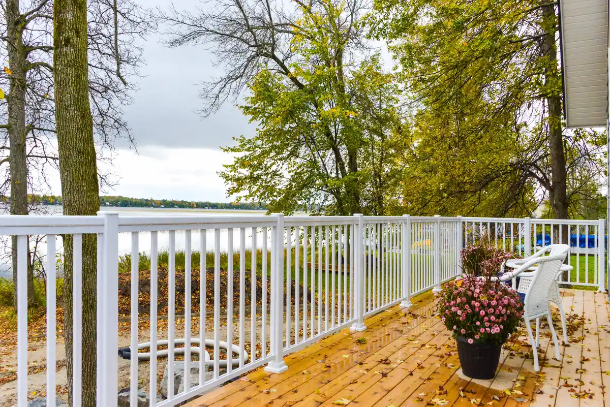 Aluminum Picket Railing, Durable & Stylish Safety Solution